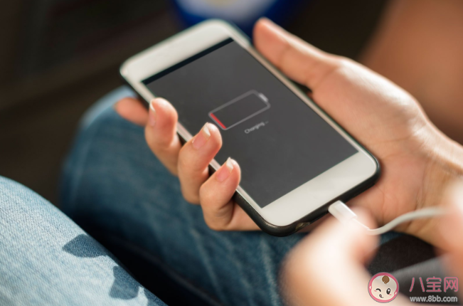 手機充電越來越快安全嗎 快充會不會損害電池