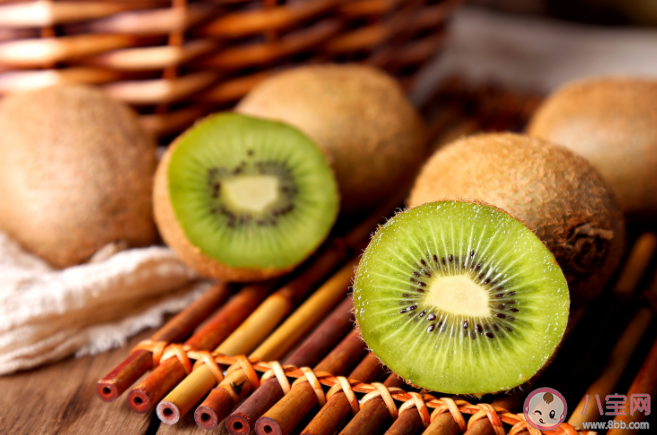 為什么吃獼猴桃舌頭會發麻 秋天吃獼猴桃有什么好處