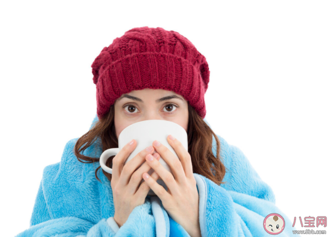 秋冬為什么容易手腳冰涼 秋冬手腳冰涼有什么取暖方法 秋冬為什么容易手腳冰涼 秋冬手腳冰涼有什么取暖方法