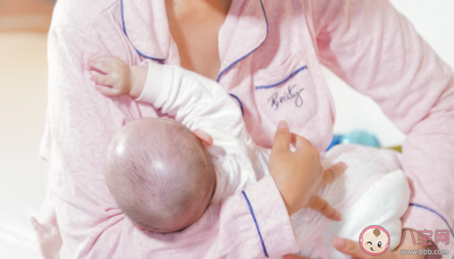 孕期有乳汁溢出正常嗎 為什么女性生完孩子有奶水