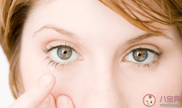 孕期可以帶隱形眼鏡嗎 孕期戴隱形眼鏡會有哪些不適感