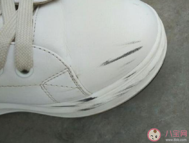 給白色帆布鞋裹上紙巾能防止它變黃主要因?yàn)榧埥?螞蟻莊園11月10日答案