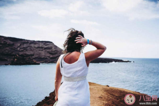 為什么有的人待人冷漠無情反而朋友更多 人與人交往的親近靠什么 為什么有的人待人冷漠無情反而朋友更多 人與人交往的親近靠什么