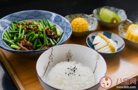 只要超過8小時就是隔夜飯 吃不完的菜應該如何保存 只要超過8小時就是隔夜飯 吃不完的菜應該如何保存