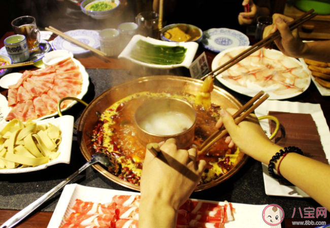 為什么在家吃火鍋沒(méi)有店里香 吃火鍋燙菜時(shí)間表 為什么在家吃火鍋沒(méi)有店里香 吃火鍋燙菜時(shí)間表