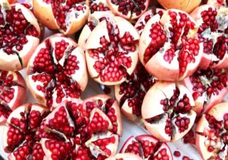 女子1天嚼10顆石榴美容致無法大便 吃石榴籽有什么好處和壞處