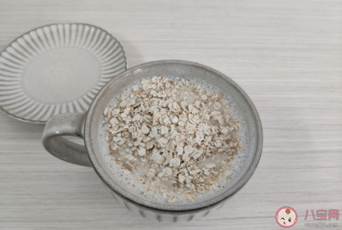 吃燕麥可以減肥嗎 減肥人群該怎么選擇燕麥片 吃燕麥可以減肥嗎 減肥人群該怎么選擇燕麥片