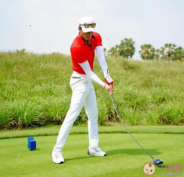 高爾夫球場上有多少個球洞 高爾夫球的玩法是怎樣的