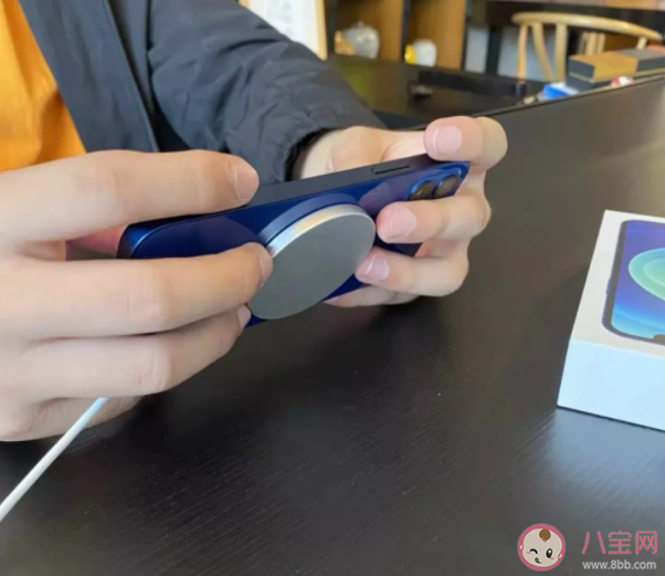 手機邊玩邊充電損害電池有科學依據嗎 怎么延長電池壽命