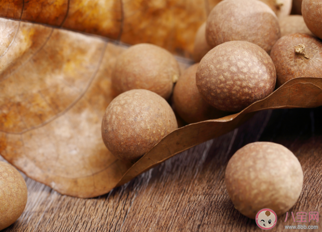 桂圓皮上有白色的東西是壞了嗎 桂圓與桂圓干哪個(gè)更好 桂圓皮上有白色的東西是壞了嗎 桂圓與桂圓干哪個(gè)更好