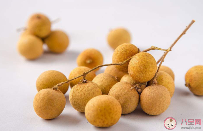 桂圓皮上有白色的東西是壞了嗎 桂圓與桂圓干哪個(gè)更好 桂圓皮上有白色的東西是壞了嗎 桂圓與桂圓干哪個(gè)更好