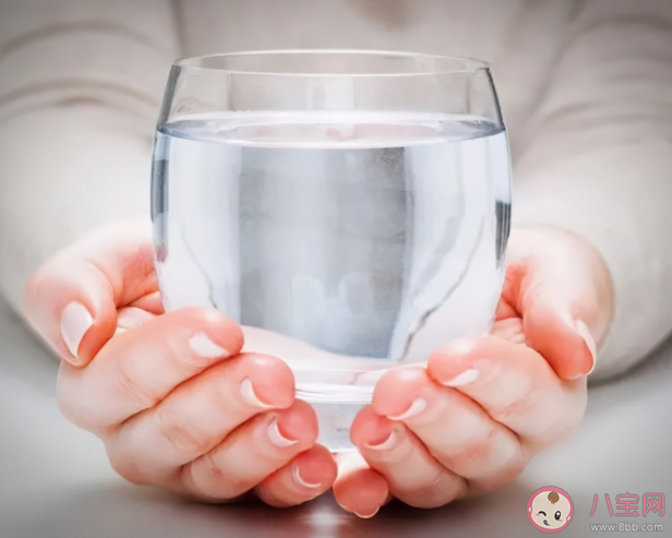 白開水也有保質(zhì)期嗎 怎么讓白開水變好喝 白開水也有保質(zhì)期嗎 怎么讓白開水變好喝
