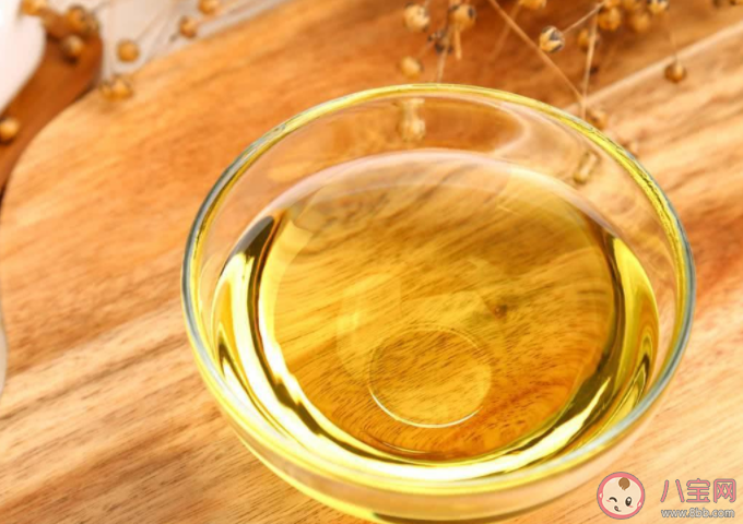 淺色和深色食用油有什么區別 食用油越貴越好嗎 淺色和深色食用油有什么區別 食用油越貴越好嗎