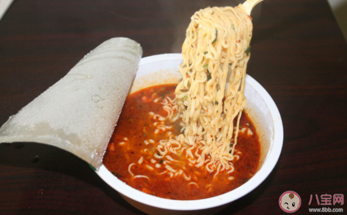 吃一包泡面肝臟要排毒一個月是真的嗎 有關方便面的幾大謠言 吃一包泡面肝臟要排毒一個月是真的嗎 有關方便面的幾大謠言