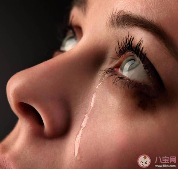 一到冬天就迎風(fēng)流淚是怎么回事 迎風(fēng)流淚的原因有哪些