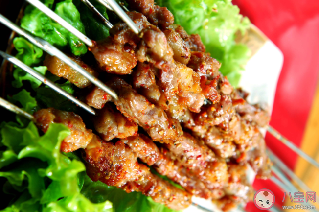 市場上的假羊肉串是用什么冒充的 怎么分辨是不是假羊肉串