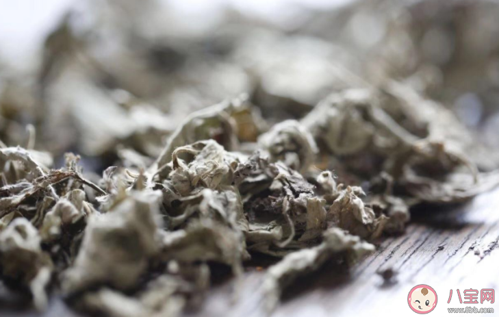 坐月子要用艾草洗頭洗澡好不好 產(chǎn)婦用艾草洗漱要注意什么