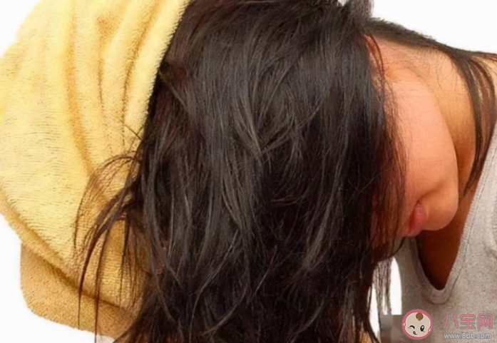 坐月子要用艾草洗頭洗澡好不好 產(chǎn)婦用艾草洗漱要注意什么