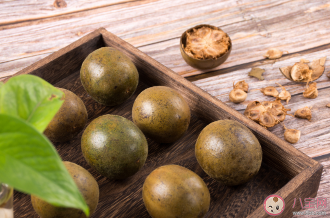 羅漢果泡水喝為什么是苦的 羅漢果泡水放幾個比較好 羅漢果泡水喝為什么是苦的 羅漢果泡水放幾個比較好