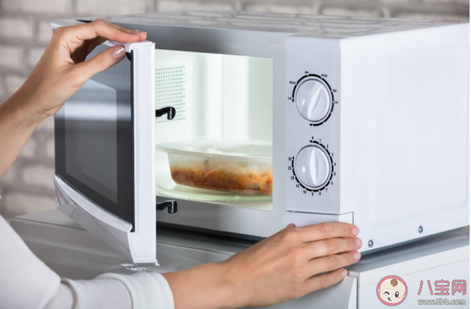 普通陶瓷可以放微波爐加熱嗎 塑料飯盒可以用微波爐加熱嗎