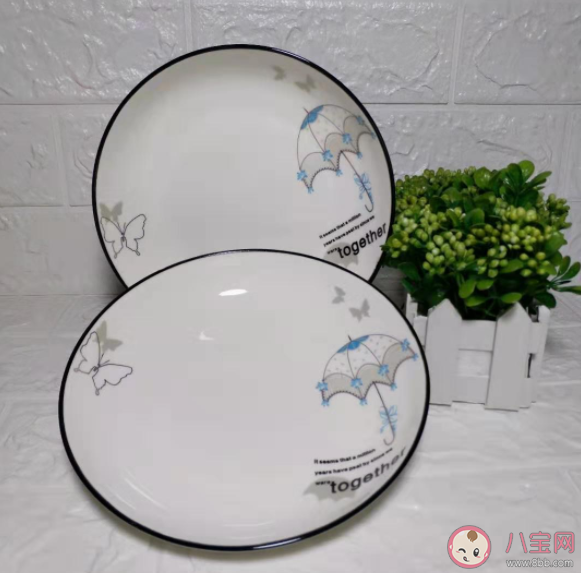 普通陶瓷可以放微波爐加熱嗎 塑料飯盒可以用微波爐加熱嗎