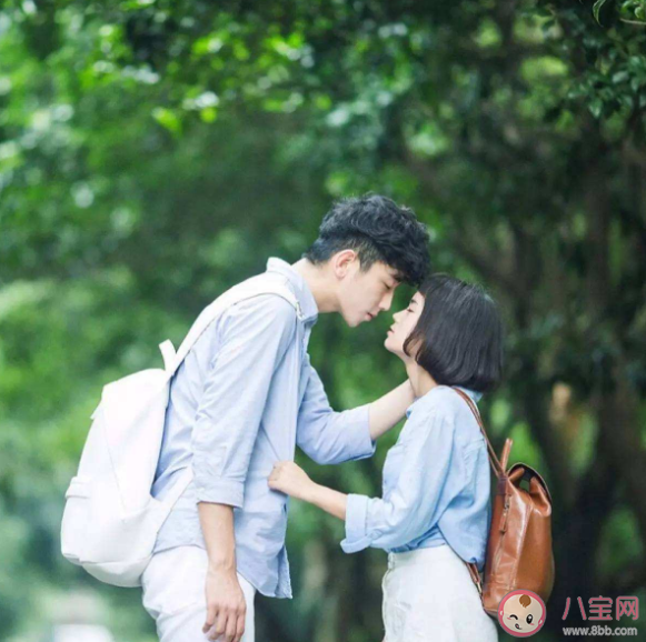 情侶接吻時為什么覺得口水是甜的 情侶接吻時為什么不會覺得惡心