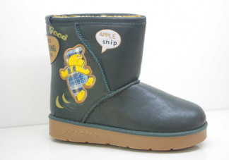 寶寶適合穿雪地靴嗎 如何正確給寶寶選冬鞋