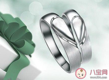 白色K金跟鉑金是一回事兒?jiǎn)嵛浵伹f園 12月31日答案介紹