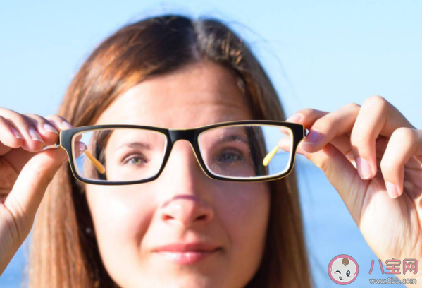 眼鏡的正和歪如何界定 眼鏡歪了怎么辦
