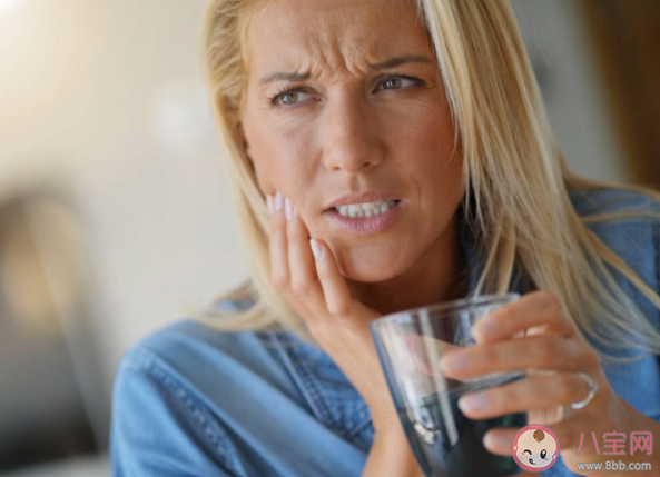 吃食物為什么總是容易塞牙 吃完東西就塞牙剔不出來怎么辦 吃食物為什么總是容易塞牙 吃完東西就塞牙剔不出來怎么辦