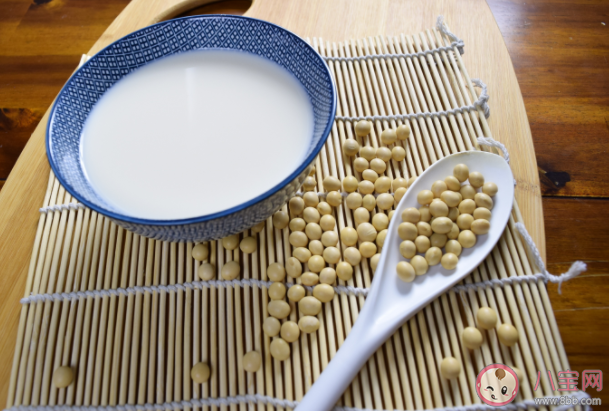 豆漿里有雌激素可以豐胸嗎 乳腺增生不能喝豆漿嗎