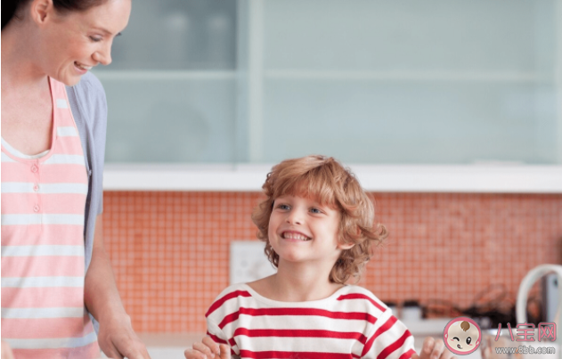 強迫孩子變得外向會怎樣 內向害羞的孩子怎么教育