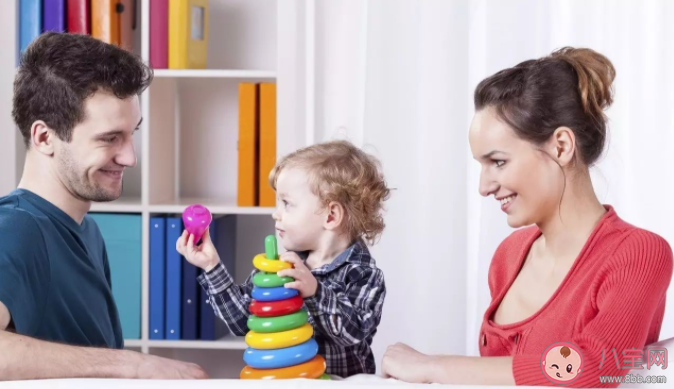 強迫孩子變得外向會怎樣 內向害羞的孩子怎么教育