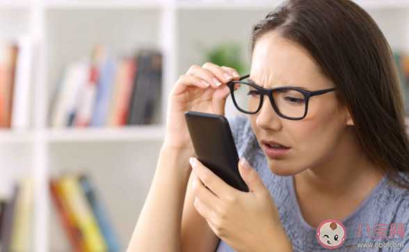 上班要一直對著屏幕可以做近視手術嗎 電腦族做近視手術注意事項