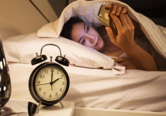 睡眠時(shí)間短但很精神對(duì)身體還有害嗎 熬夜是不可修復(fù)性損傷