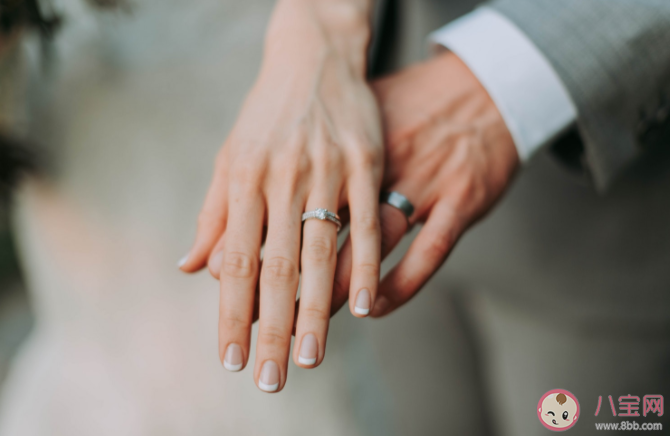 婚姻里談錢傷感情嗎 為什么好的婚姻關(guān)系離不開錢