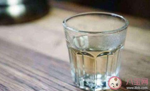 喝水不足會有哪些健康風險 哪些情況代表你的身體缺水了 喝水不足會有哪些健康風險 哪些情況代表你的身體缺水了