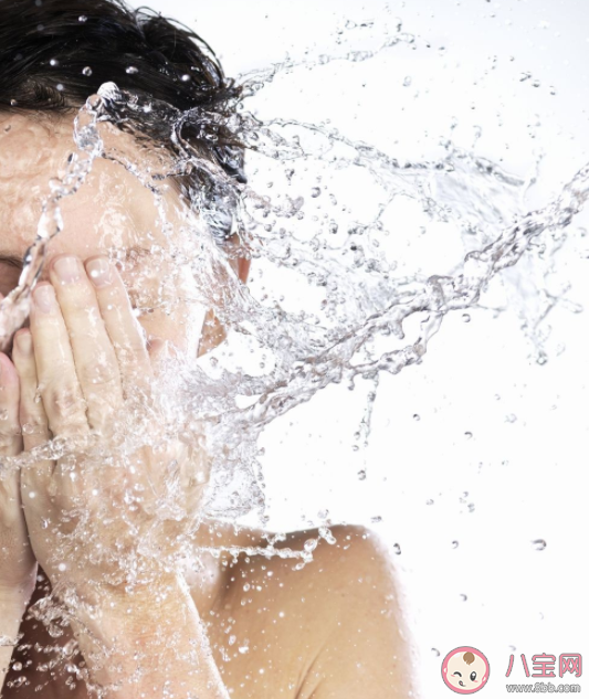 過度清潔會加重痘痘嗎 過度清潔對皮膚屏障傷害有多大 過度清潔會加重痘痘嗎 過度清潔對皮膚屏障傷害有多大