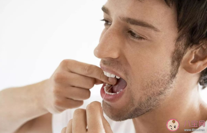 塞在牙縫里的肉絲最后會去哪兒 生活中該如何清理牙縫 塞在牙縫里的肉絲最后會去哪兒 生活中該如何清理牙縫