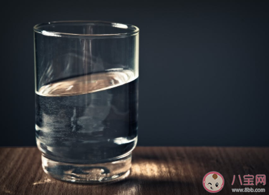 長期喝飲料不喝水的危害有多大 飲料能代替水嗎 長期喝飲料不喝水的危害有多大 飲料能代替水嗎