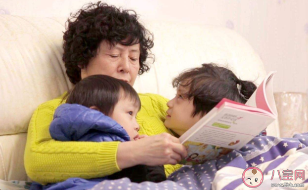 老人幫子女帶娃能不能索取費(fèi)用 父母帶娃給多少錢才合適