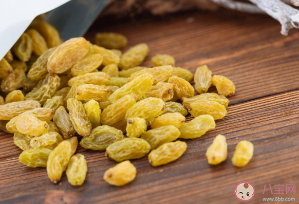 吃葡萄干等于吃糖嗎 吃葡萄干有哪些營(yíng)養(yǎng)優(yōu)勢(shì) 吃葡萄干等于吃糖嗎 吃葡萄干有哪些營(yíng)養(yǎng)優(yōu)勢(shì)