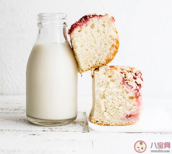 顏色偏黃的牛奶營養價值更高嗎 為什么現在的牛奶沒有奶香味 顏色偏黃的牛奶營養價值更高嗎 為什么現在的牛奶沒有奶香味