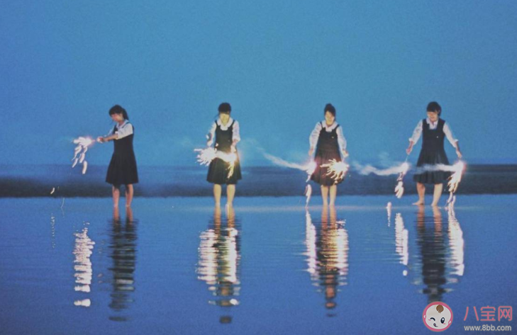 哪一刻你突然覺得青春結(jié)束了 青春結(jié)束的句子文案