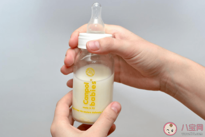 母乳可以沖奶粉嗎 給嬰兒沖奶粉應(yīng)該用什么水 母乳可以沖奶粉嗎 給嬰兒沖奶粉應(yīng)該用什么水