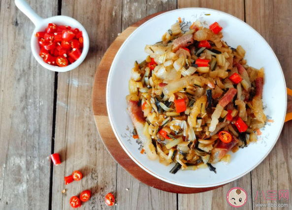 腌制菜里有亞硝酸鹽吃了會致癌嗎 做腌菜的時候加什么能降低亞硝酸鹽 腌制菜里有亞硝酸鹽吃了會致癌嗎 做腌菜的時候加什么能降低亞硝酸鹽