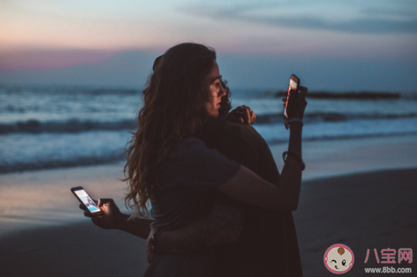 愛情里有善意的謊言嗎 感情里如何和對方坦誠