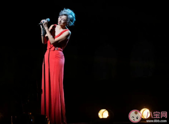 如何看待葉倩文祝福舞臺(tái) 你覺得《祝福》唱的好嗎