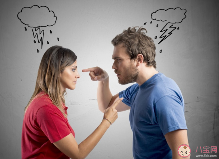 夫妻倆總是因為小事鬧離婚該怎么辦 夫妻吵架要忍氣吞聲嗎 夫妻倆總是因為小事鬧離婚該怎么辦 夫妻吵架要忍氣吞聲嗎