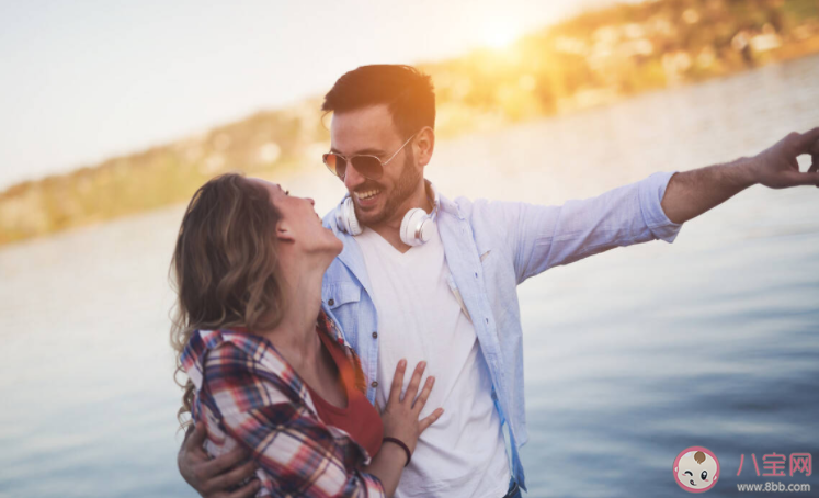 愛情開始于一見鐘情還是友誼變質 異性相處哪幾種關系最容易變質
